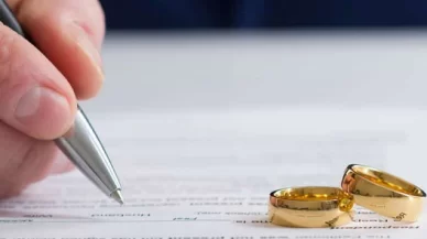 Does It Matter Who Files for Divorce First in New York?